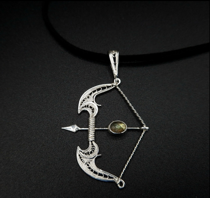 "Moonlight Archer" Vintage Silver Wire Bow and Arrow Pendant Necklace.Arrow (Silver)